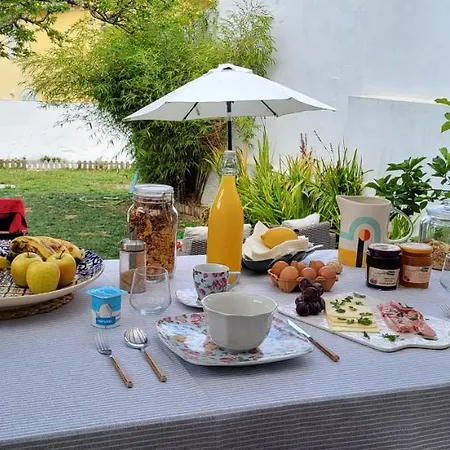 Guest house Caparica Almada